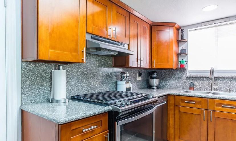 110 W Maple St #2 - Photo 5 of 18