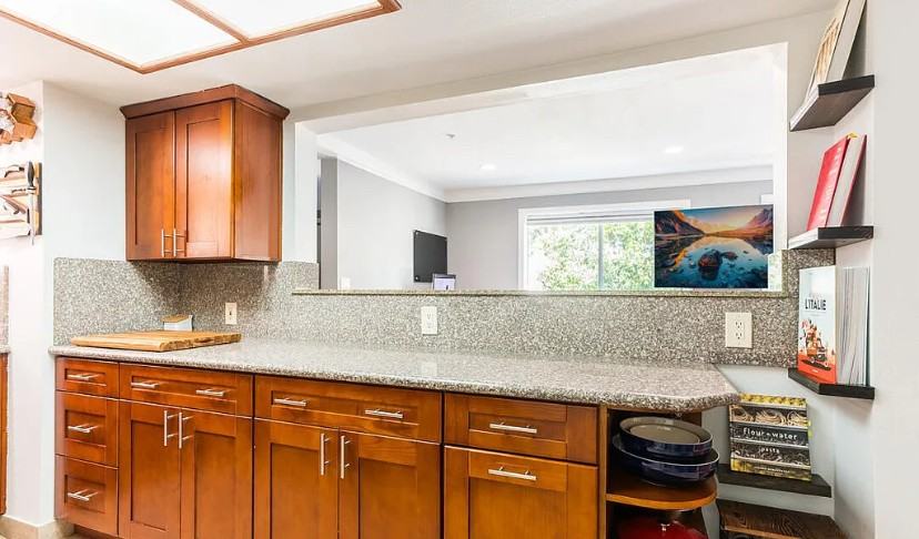 110 W Maple St #2 - Photo 6 of 18