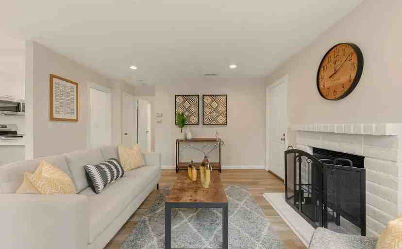 3401 La Terrace Cir - Photo 3 of 21