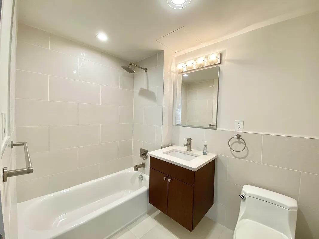 336 Saint Marks Ave #2B - Photo 7 of 8