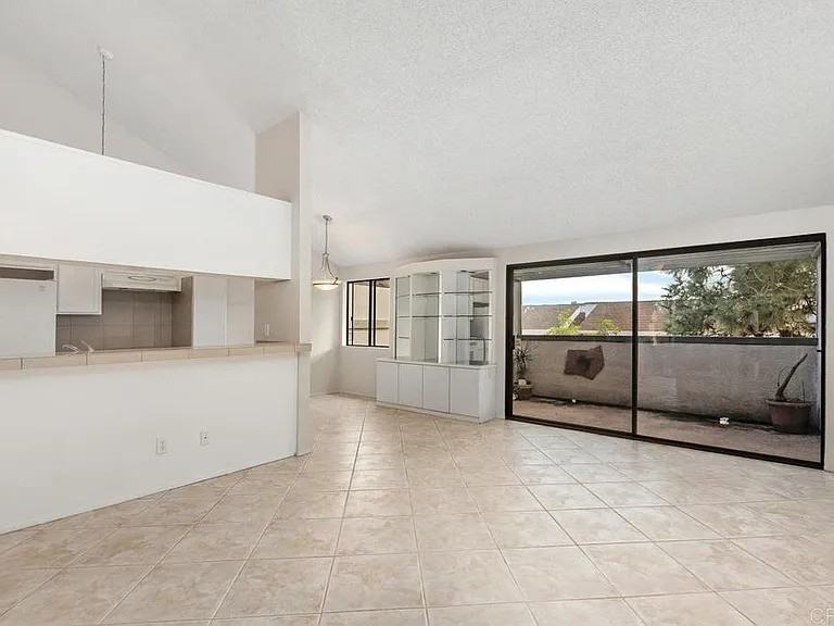 6204 Agee St - Photo 2 of 7