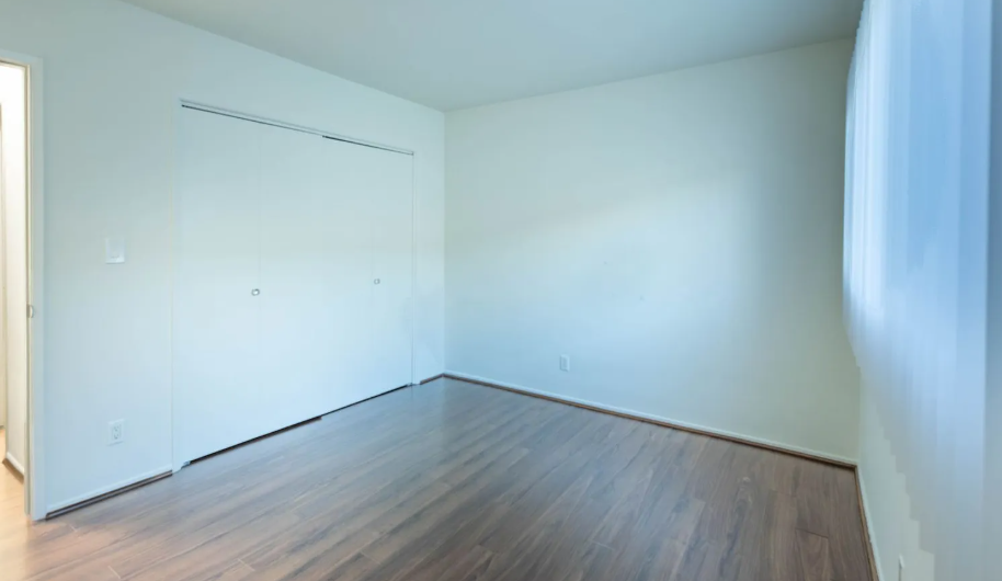 1204 California Ave - Photo 3 of 5