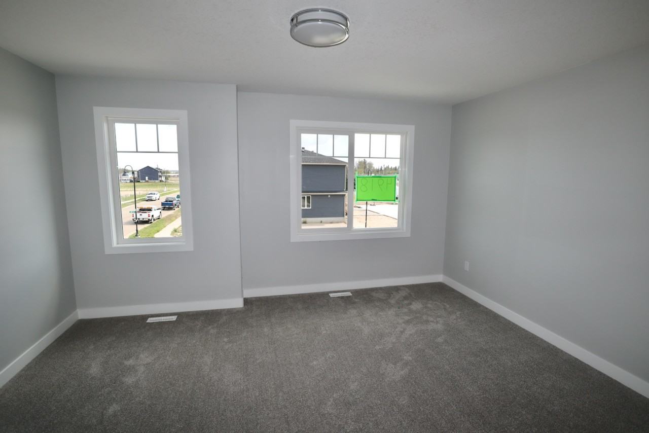 4918 47 St - Photo 5 of 17