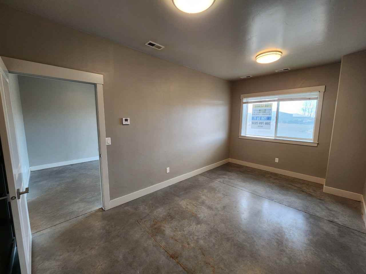 2308 N Deborah Dr - Photo 5 of 11