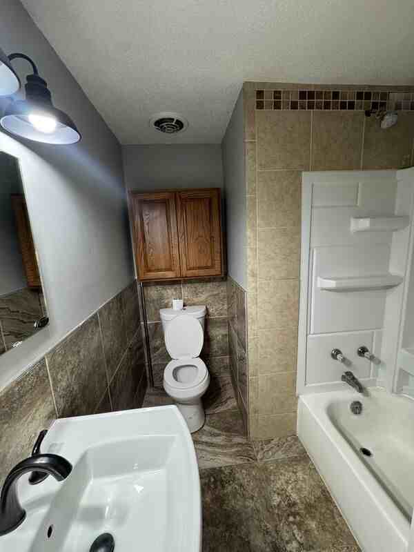 2112 N Marion Ave - Photo 5 of 9