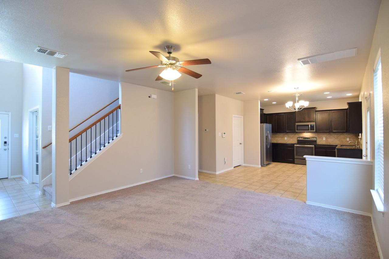 5906 Ambrose Cir - Photo 6 of 21