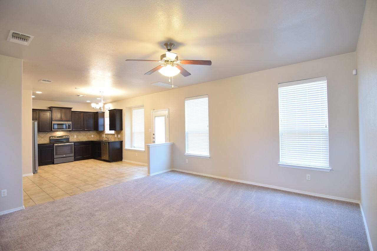 5906 Ambrose Cir - Photo 7 of 21