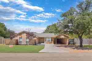 featured image of 18 S Sherwood Dr