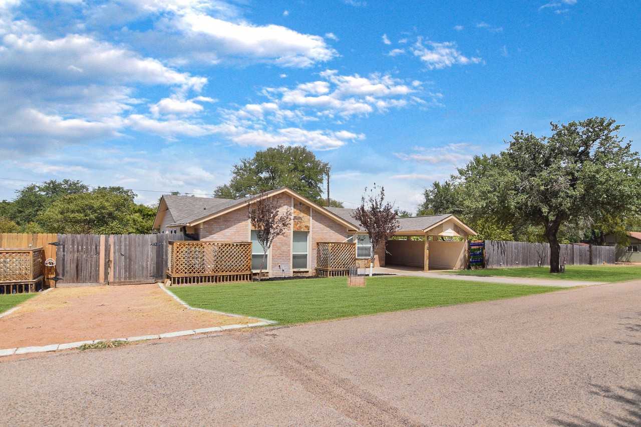 18 S Sherwood Dr - Photo 2 of 13