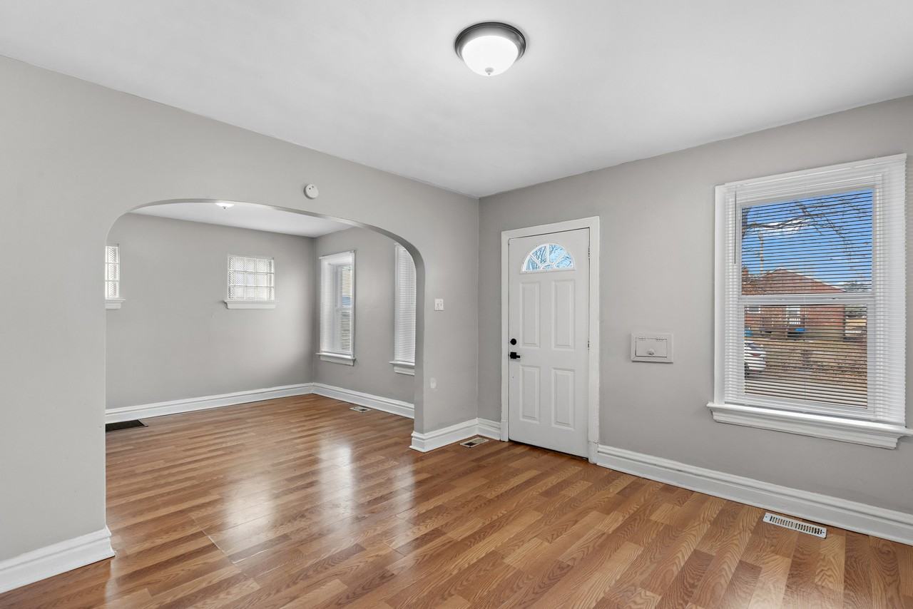 6128 Otto Ave - Photo 4 of 21