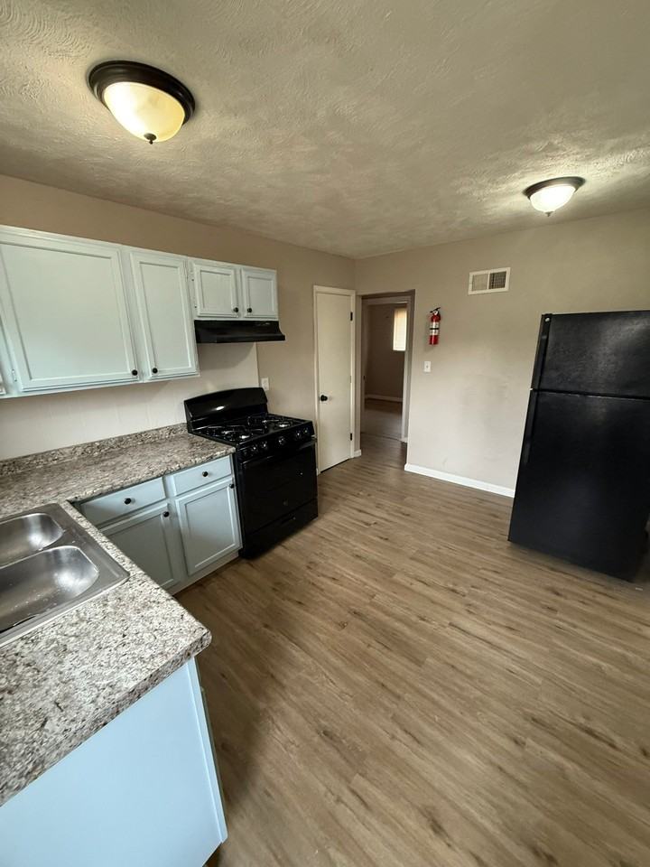 1130 Prigge Ave - Photo 2 of 13