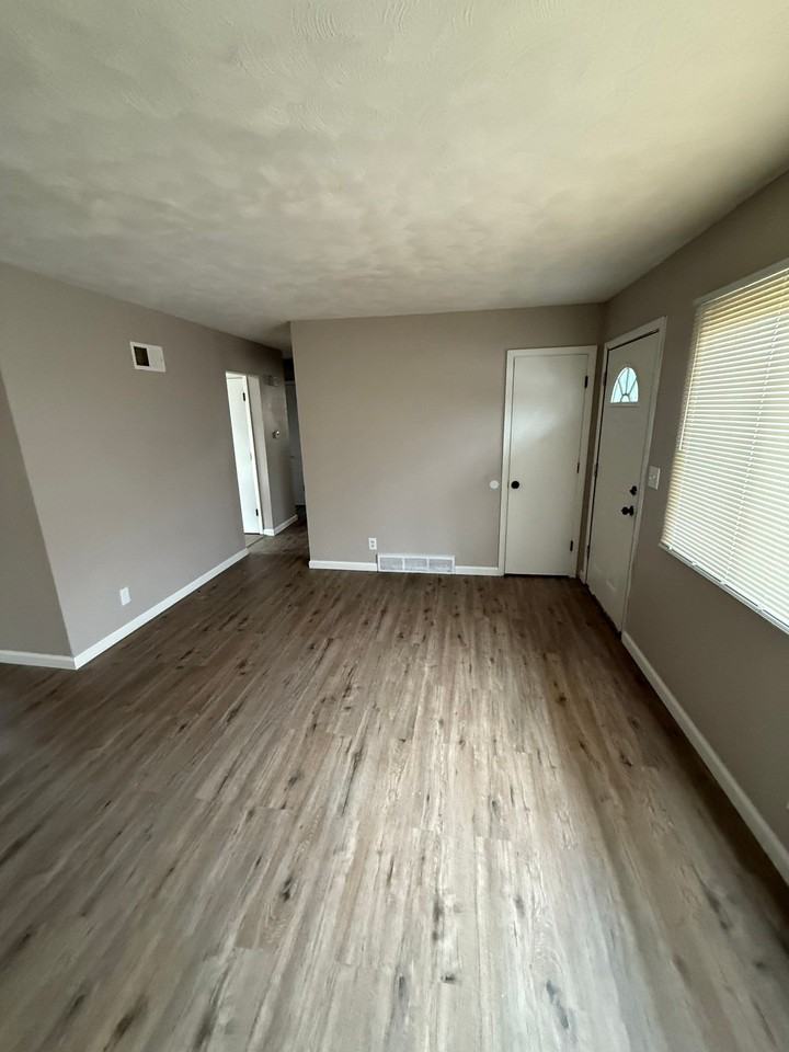 1130 Prigge Ave - Photo 6 of 13