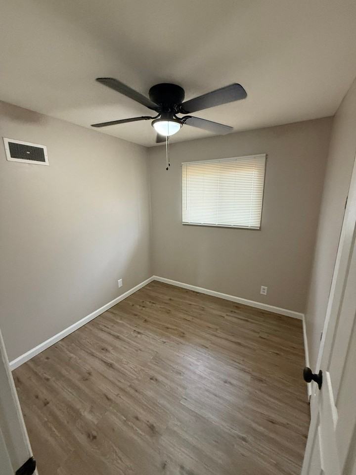 1130 Prigge Ave - Photo 7 of 13