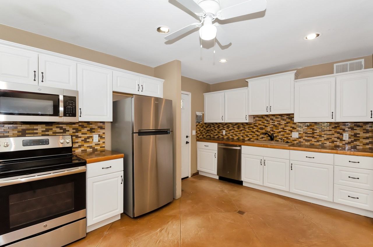 5625 E 20th St - Photo 4 of 16