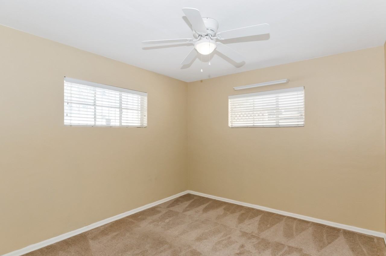 5625 E 20th St - Photo 7 of 16