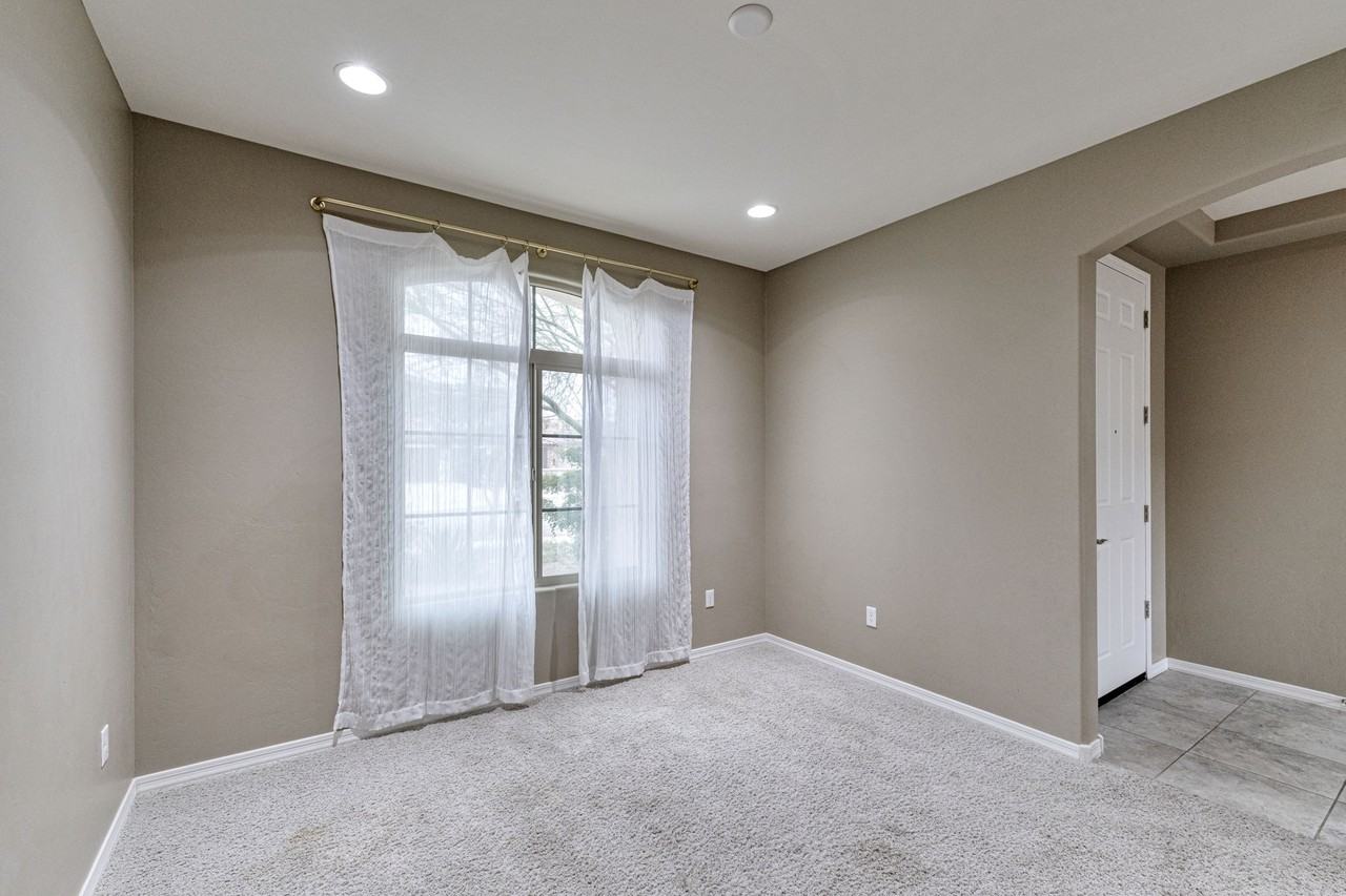 11042 E Lone Pine Pl - Photo 5 of 38