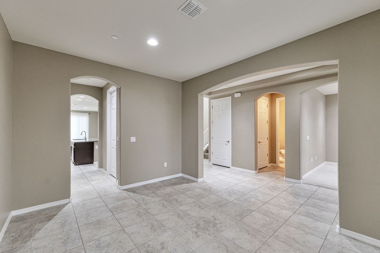 11042 E Lone Pine Pl - Photo 6 of 38