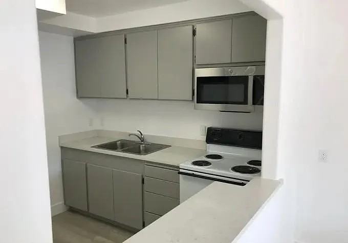 1790 W Harding Ave - Photo 4 of 7