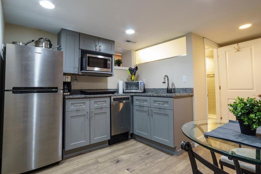 67 Baldwin St - Photo 6 of 7