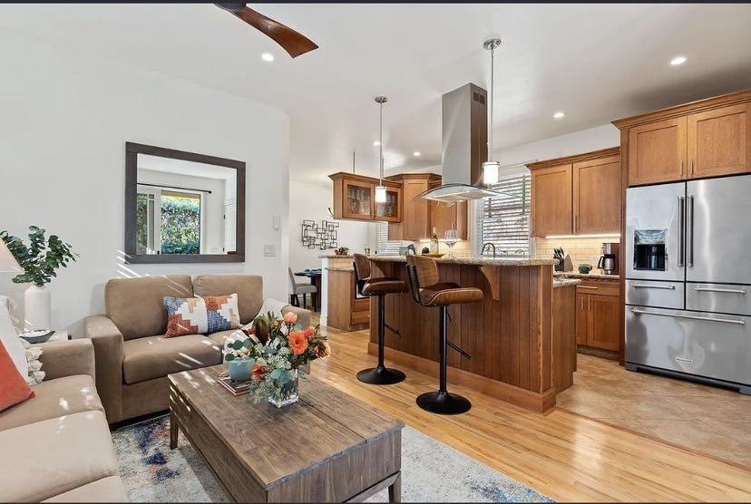 845 Ne 125th St - Photo 2 of 7