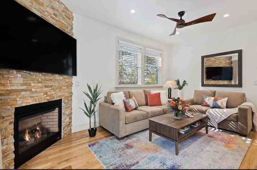 845 Ne 125th St - Photo 3 of 7