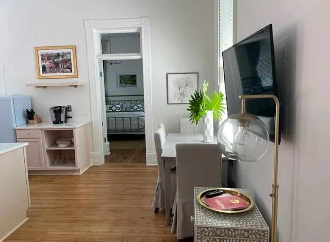 67 Warren St #C - Photo 2 of 9