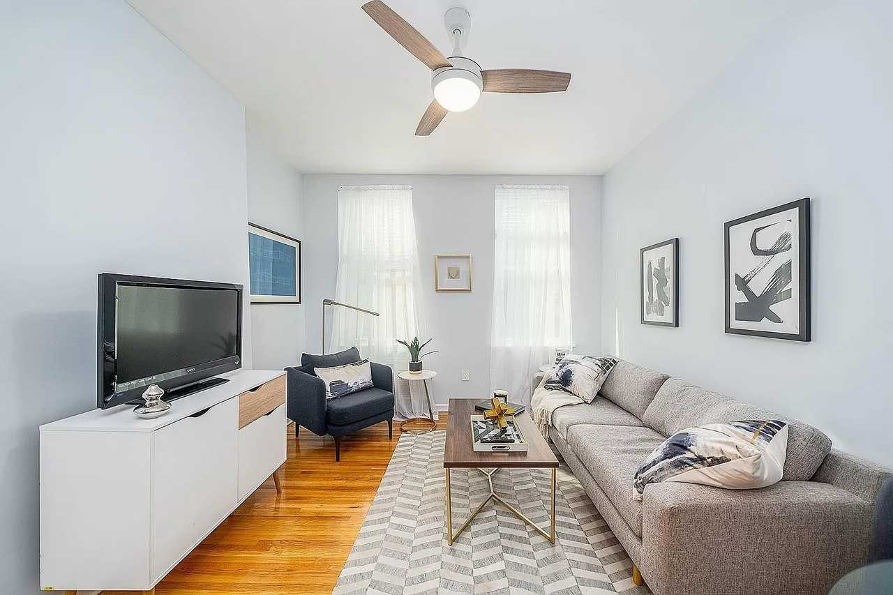 85 Jefferson St - Photo 3 of 7