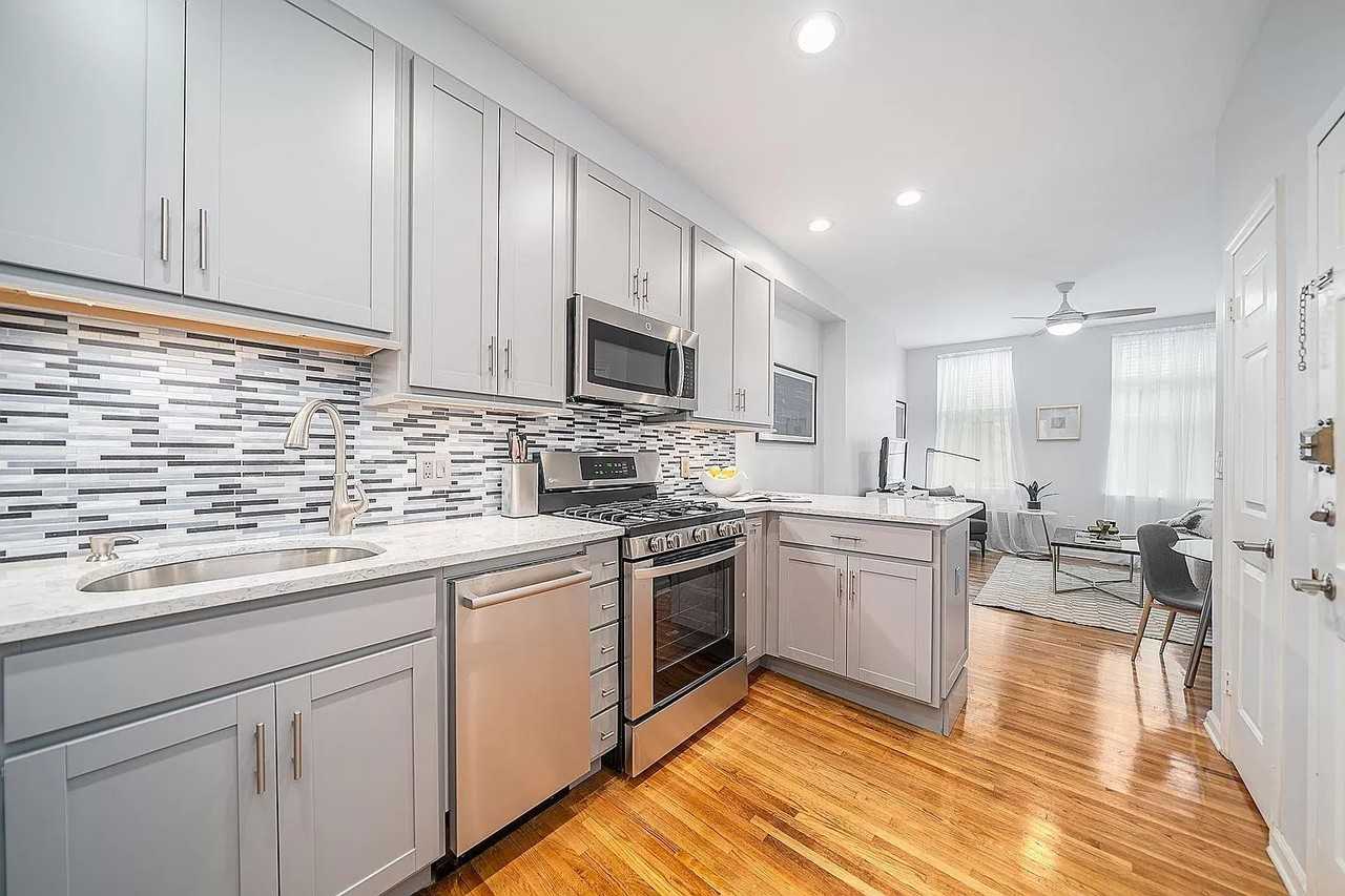 85 Jefferson St - Photo 4 of 7