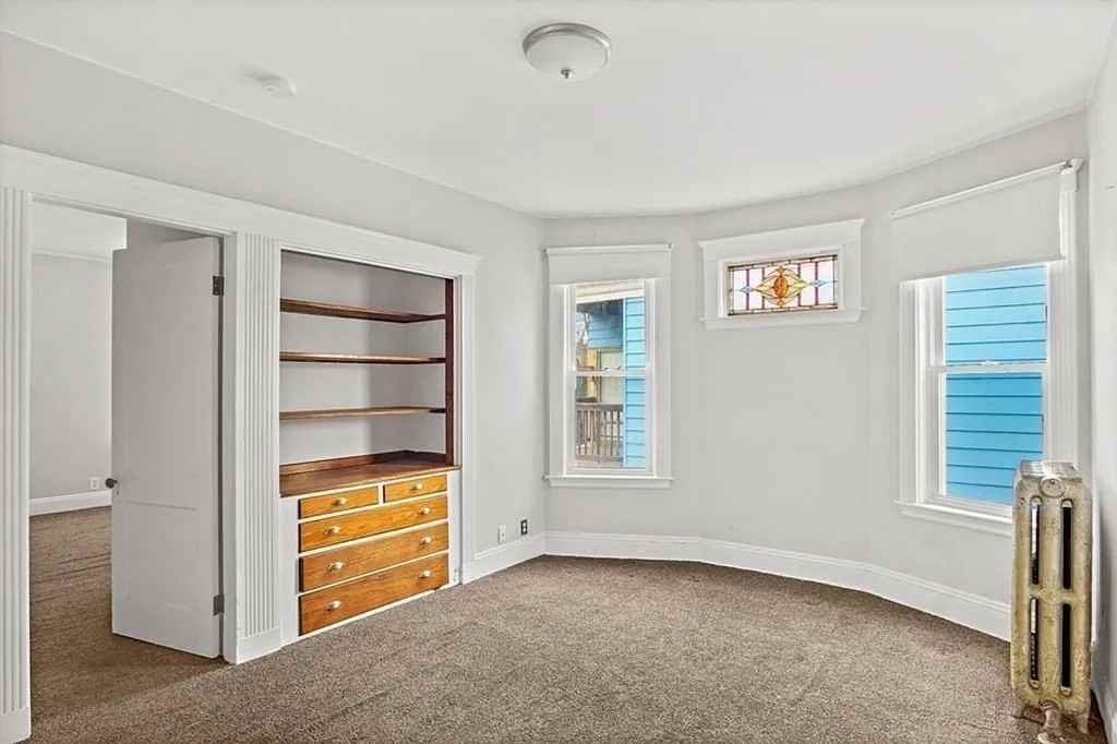 9 Sumner Sq #3 - Photo 3 of 4