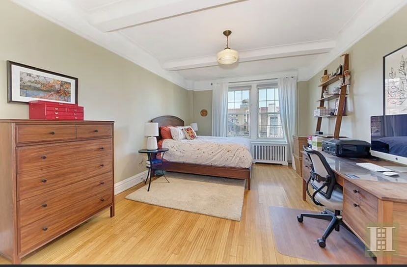 677 W End Ave #8D - Photo 3 of 5