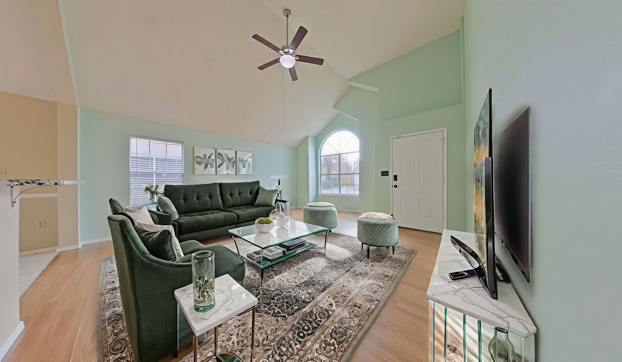 3005 Yorktown Cir - Photo 6 of 19