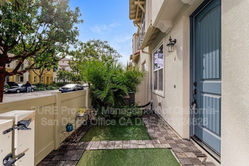 1520 Santa Carolina Rd #4 - Photo 3 of 18