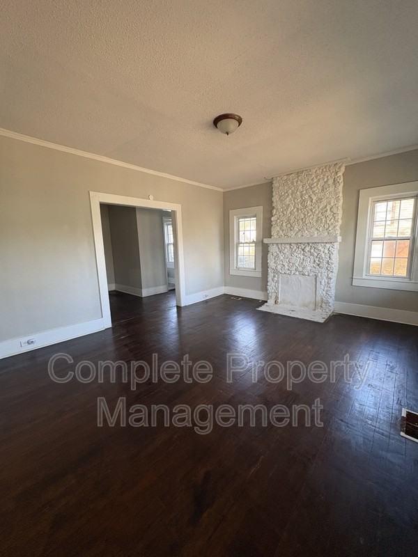 768 80th Pl S - Photo 2 of 9