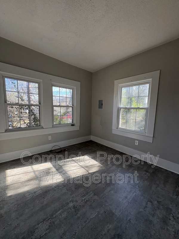 768 80th Pl S - Photo 5 of 9