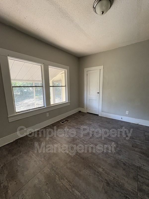 768 80th Pl S - Photo 6 of 9