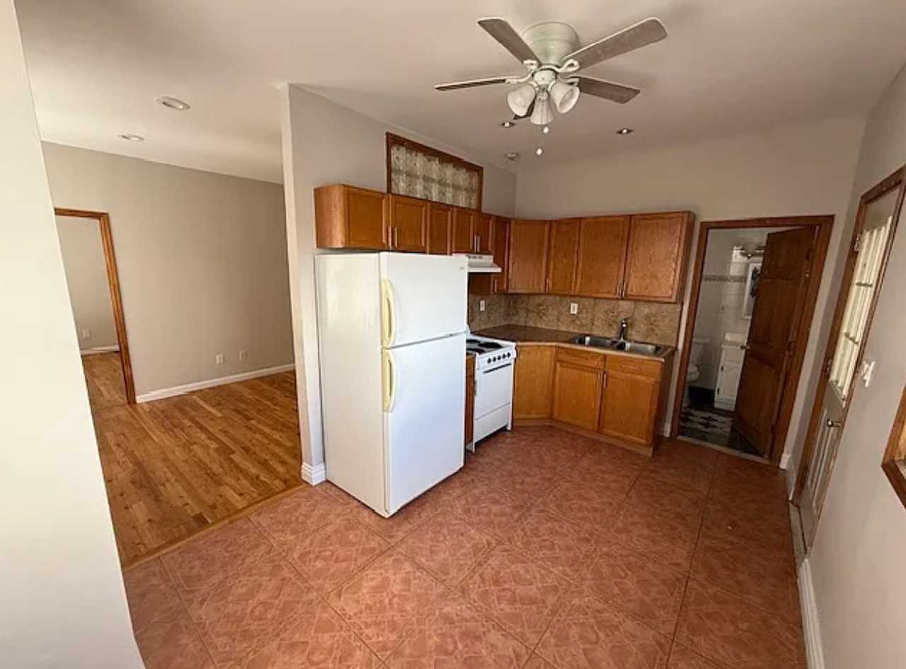 72 Carleton Ave #3 - Photo 6 of 7