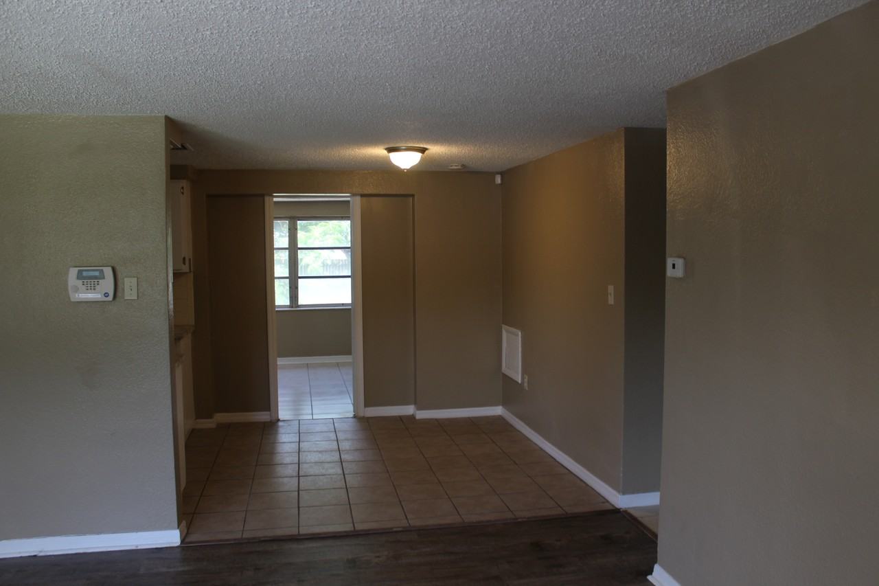 4038 Sugarfoot Dr - Photo 3 of 14