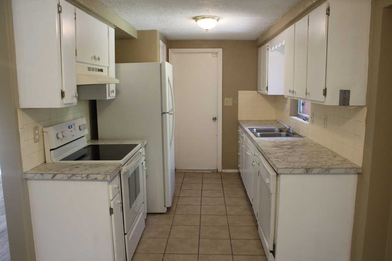 4038 Sugarfoot Dr - Photo 4 of 14