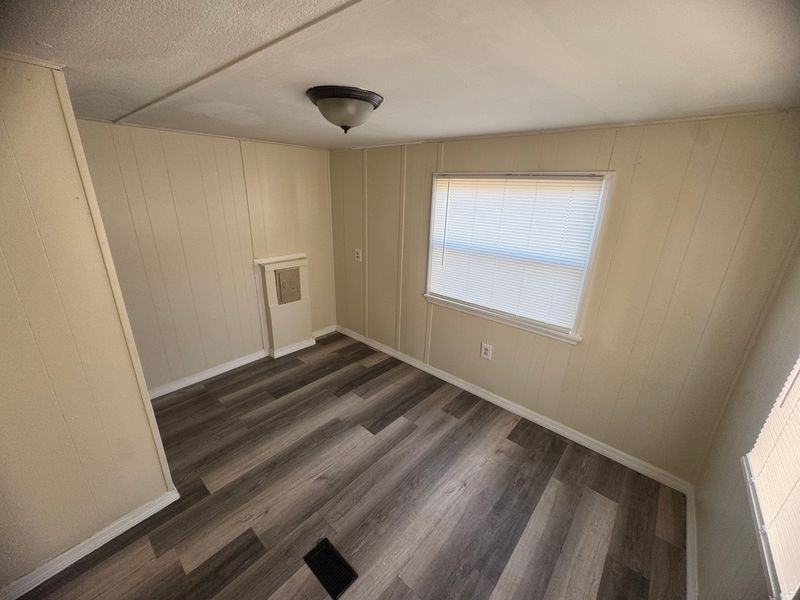 15536 Madeline Dr - Photo 5 of 7