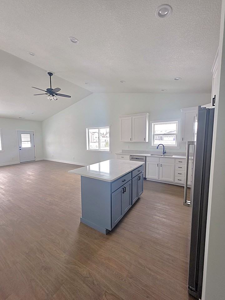 1206 Poppy Ct - Photo 2 of 20