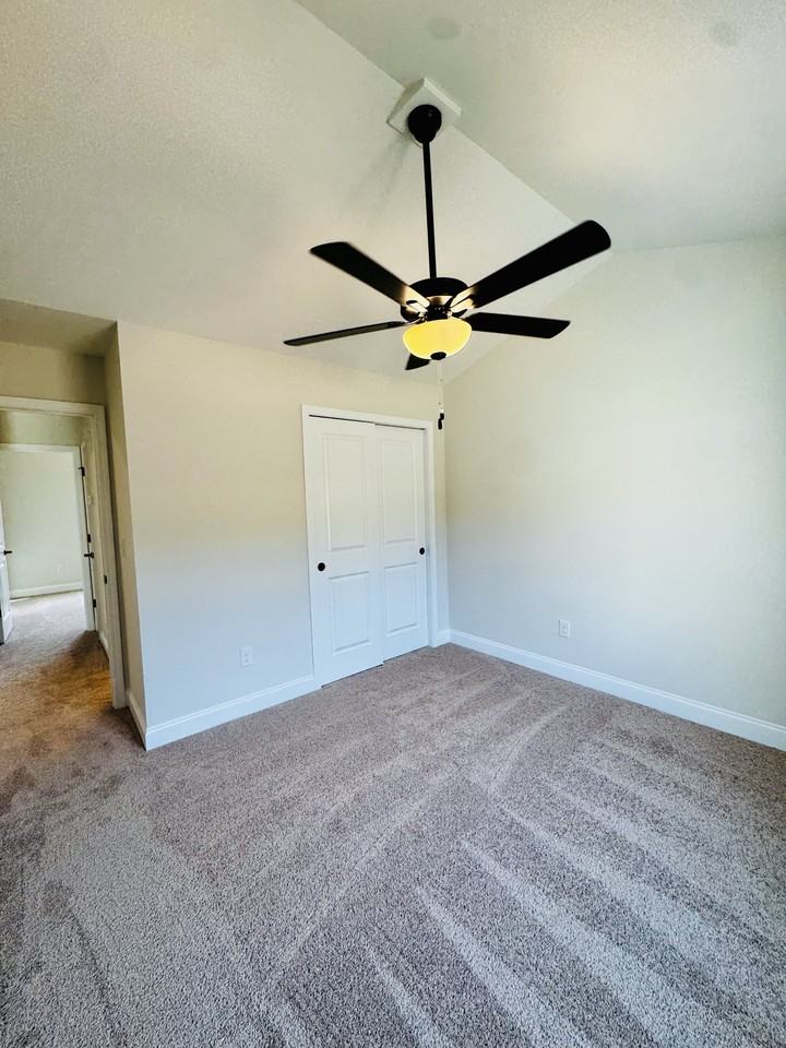 328 Gravel Hill Ct - Photo 7 of 26