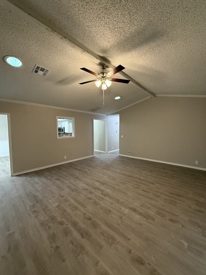 1011 Taurus Dr - Photo 3 of 16
