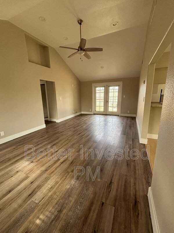 111 Connely Ln - Photo 2 of 14