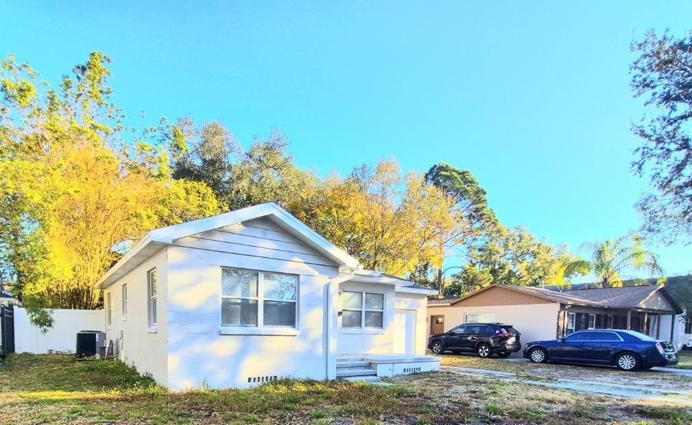 2617 W Watrous Ave - Photo 4 of 32