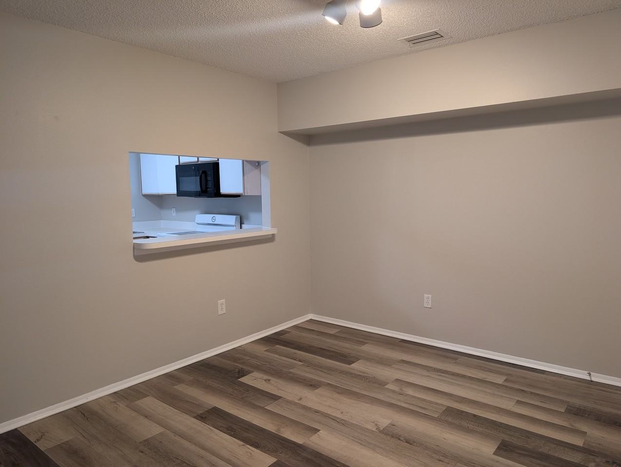 414 Kensington Lake Cir - Photo 7 of 23