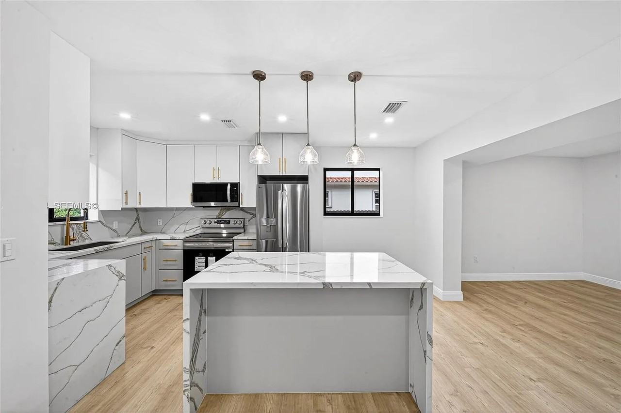 2731 Sw 29th Ave - Photo 6 of 18