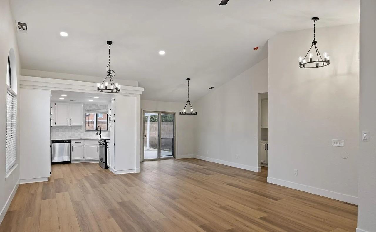 6903 Vanilla Ct - Photo 3 of 19