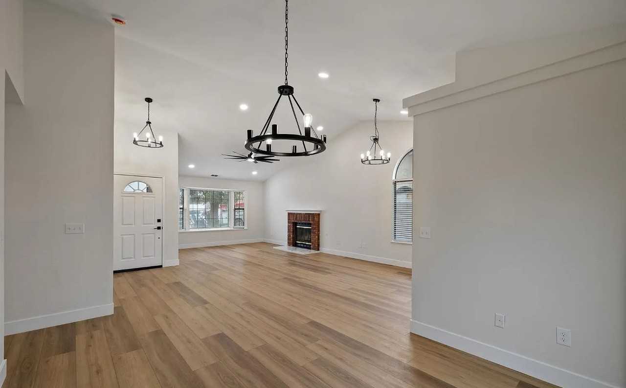 6903 Vanilla Ct - Photo 7 of 19