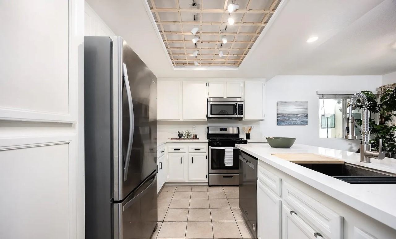 345 N Melrose Dr #102 - Photo 4 of 6