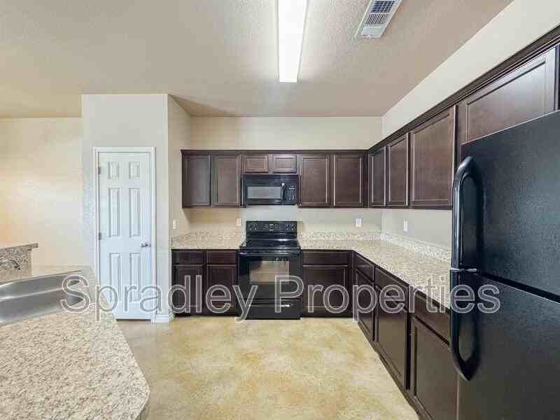 7020B Cameron Park Rd - Photo 7 of 17